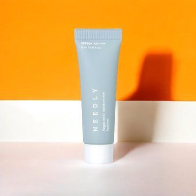 МІНІАТЮРА зволожувального сонцезахисного крему з рослинним скваланом SPF 50+ PA++++  Needly Vegan Mild Moisture Sun SPF 50+ PA++++, 10 мл 000098 фото
