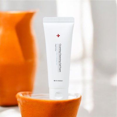 Очищувальна гель-пінка з центеллою  Cuskin Dr. Solution Cicaming Cleansing Gel Foam, 150 г 000607 фото