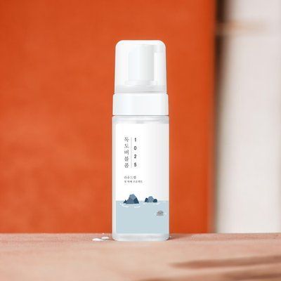Очищуюча пінка для проблемної та тьмяної шкіри ROUND LAB 1025 Dokdo Bubble Foam 000177 фото